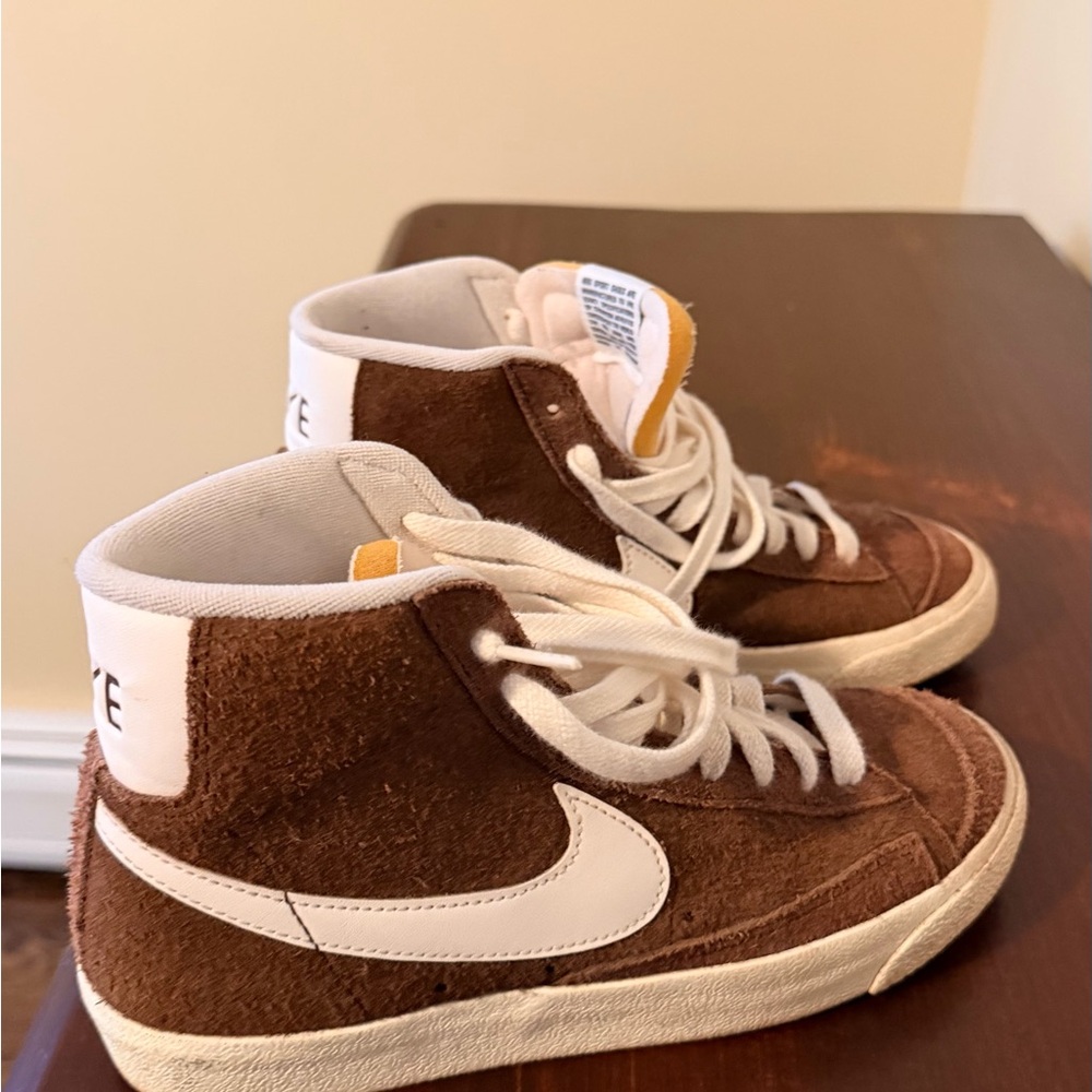 Vintage Nike blazer ‘77 Brown and White High-Top Sneakers